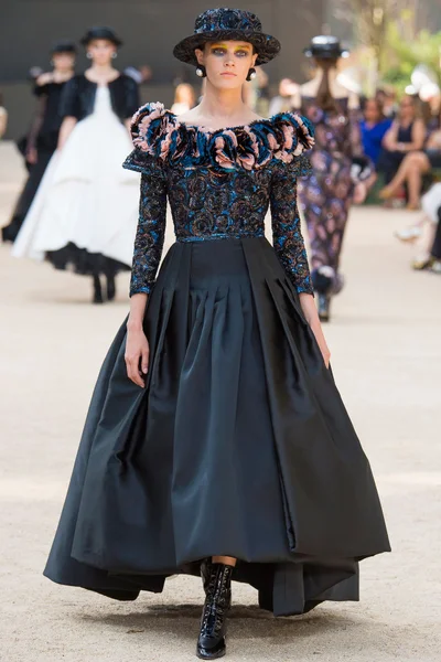 Look 61